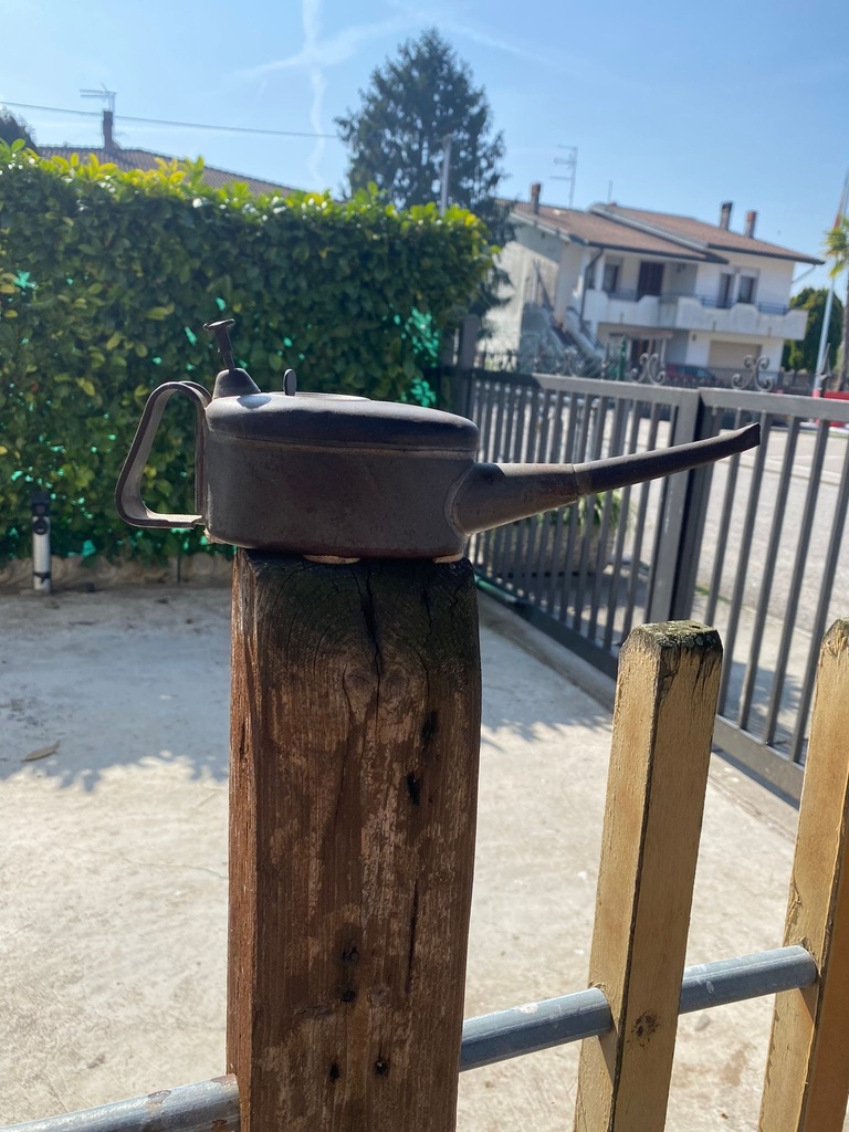 Antico oliatore
