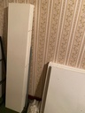 Scrivania i legno bianco completa di mensole