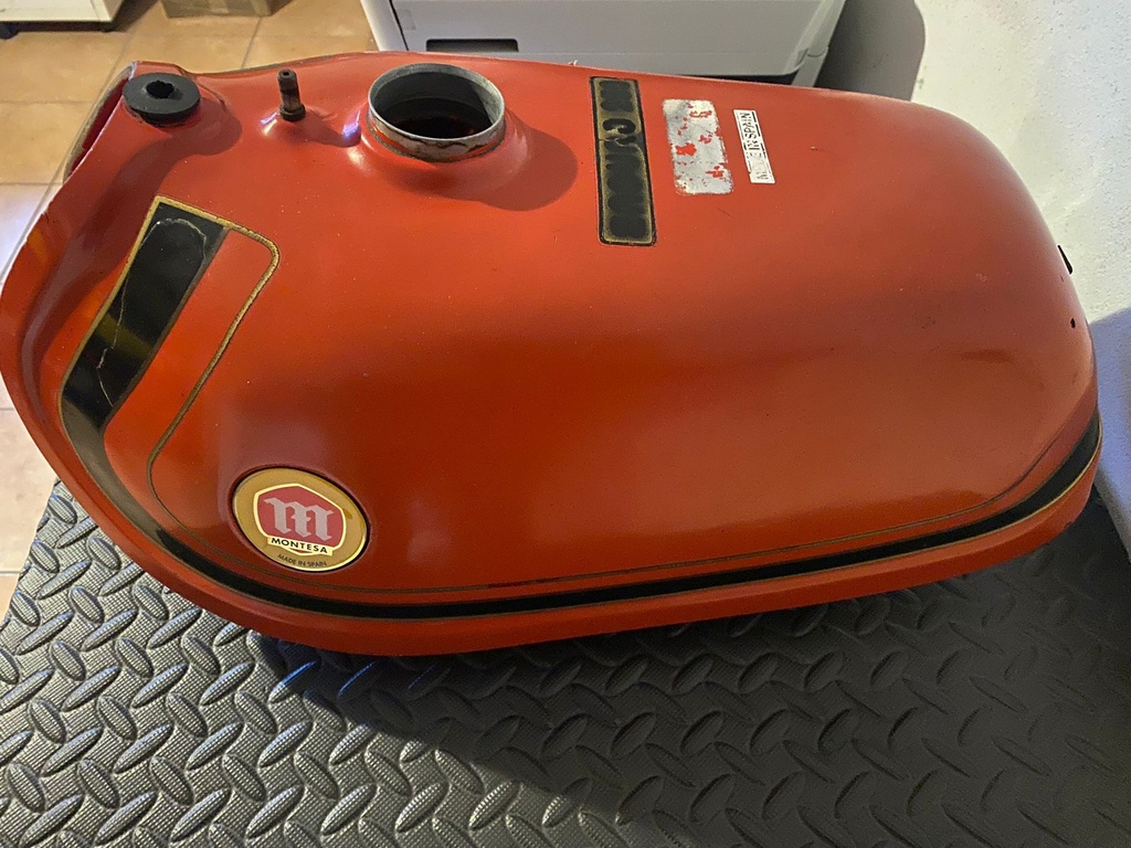 Serbatoio in resina Montesa Enduro 250 Euro 130 più ss