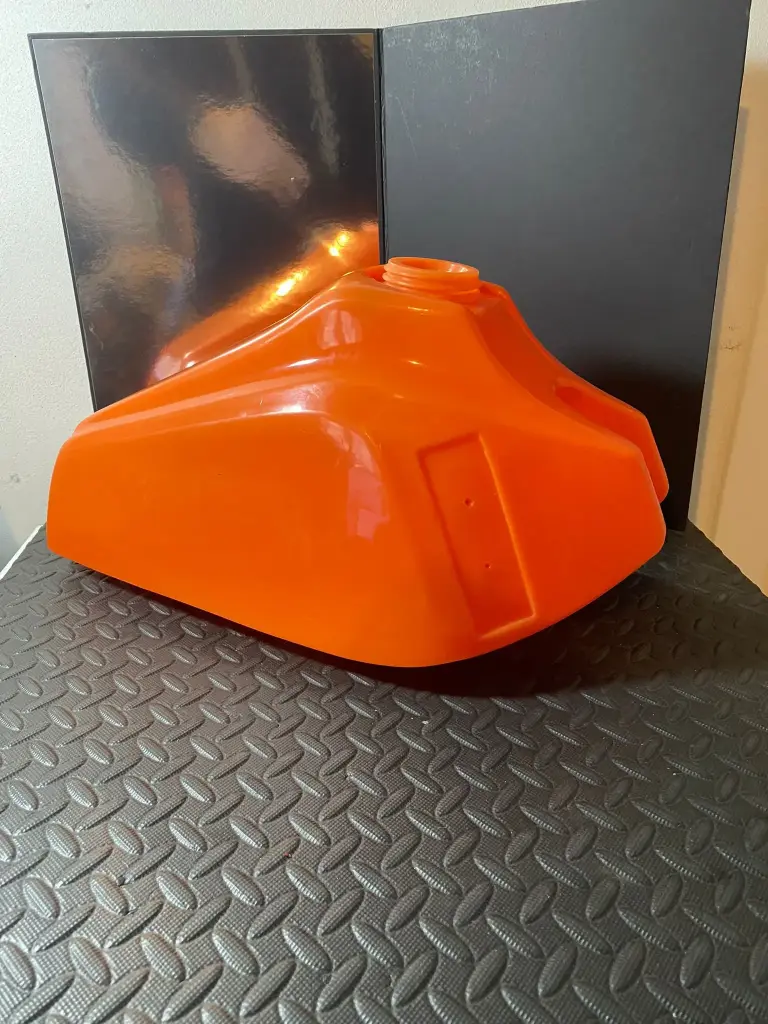Serbatoio originale in plastica Arancione SWM MC Cross 125/250- Euro 280 più spese di trasporto