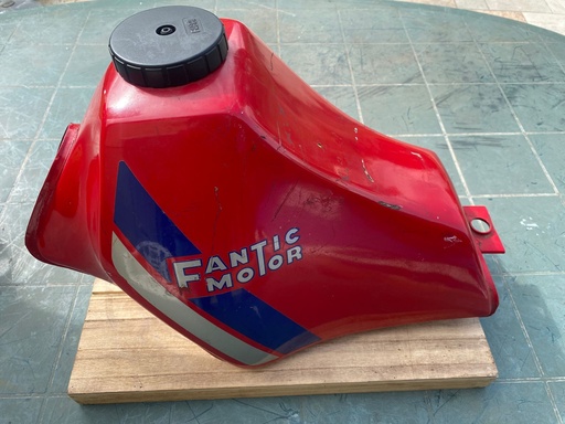 [RIF.566] Serbatoio rosso Fantic raider 50cc Euro 70 più spese di spedizione