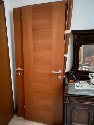 [RIF.524] Coppia porte in legno complete di maniglie è casse Euro 180 vendibili anche separate (90/1)