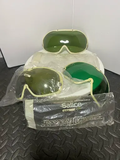 [RIF.899] Stock Tre Visiere Vintage Salice Euro 40più spese di spedizione
